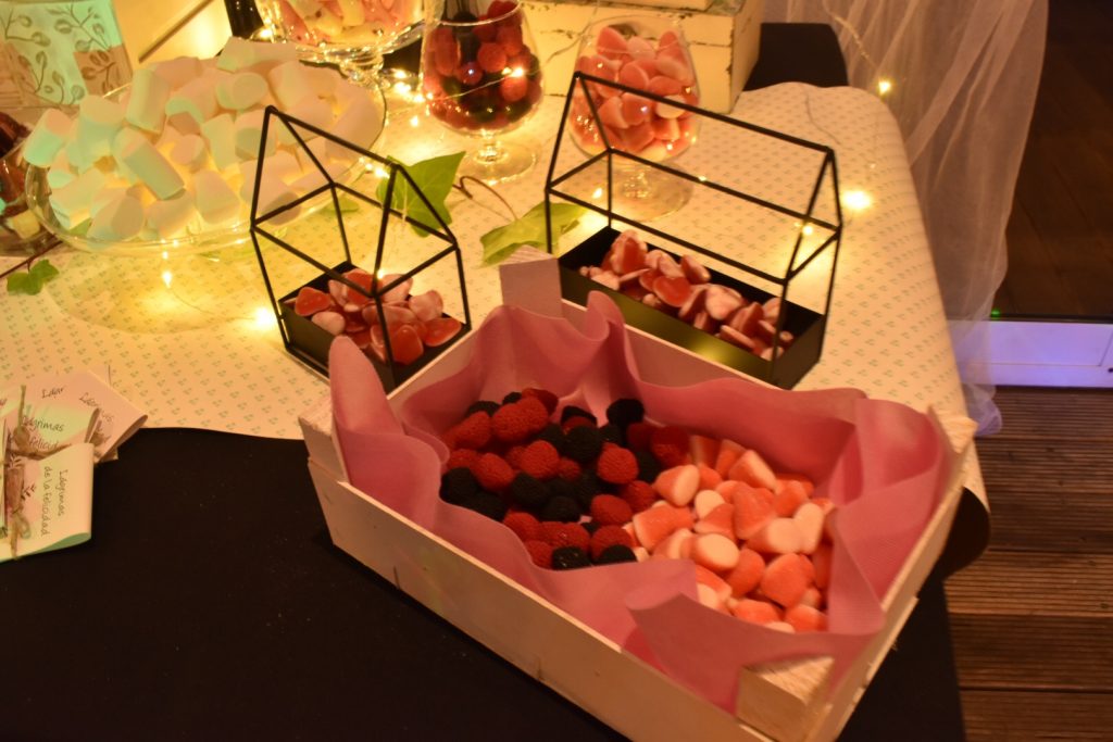 Candy bar boda